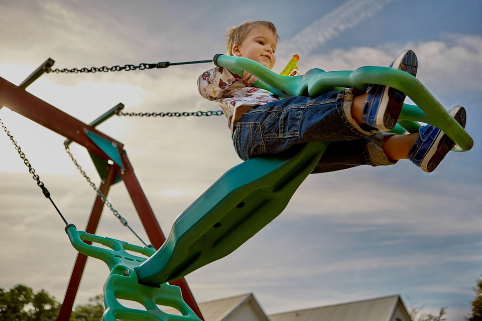 4 Ways to Keep Your Toddler Safe on the Playground